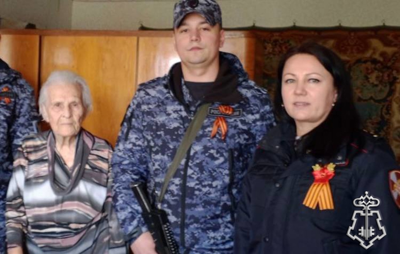Подмосковные росгвардейцы поздравили ветеранов Великой Отечественной войны