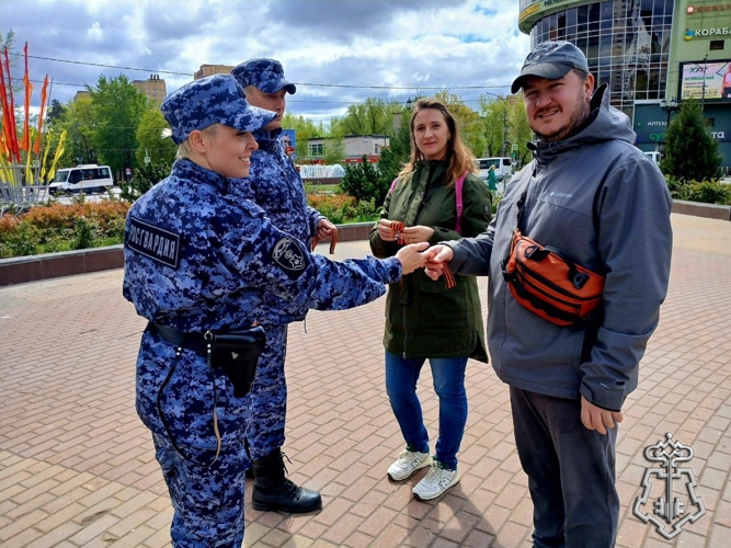 Акцию «Георгиевская ленточка» поддержали росгвардейцы в Подмосковье