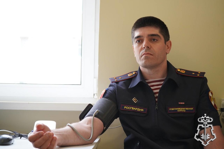 Сотрудники подмосковного главка Росгвардии приняли участие в донорской акции «От сердца к сердцу» (видео)