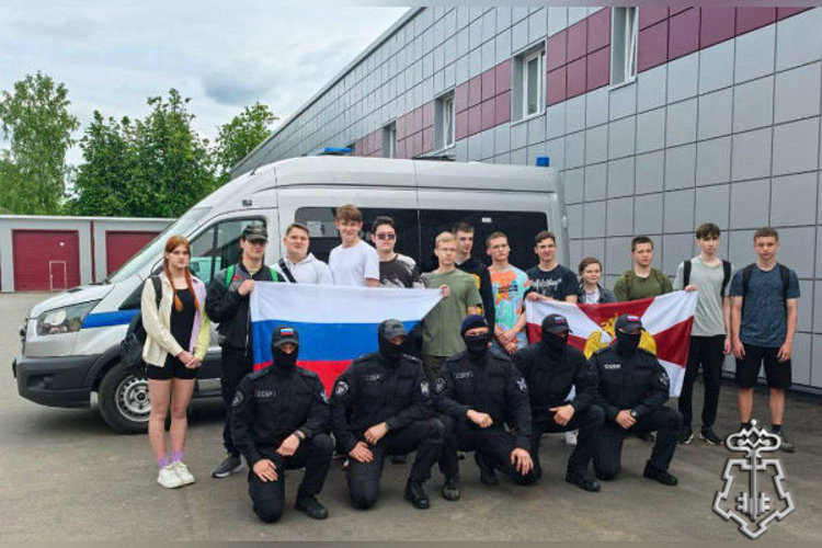 Подмосковные росгвардейцы продолжают акцию «Каникулы с Росгвардией»