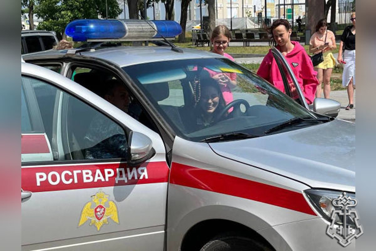 Подмосковные росгвардейцы продолжают акцию «Каникулы с Росгвардией»
