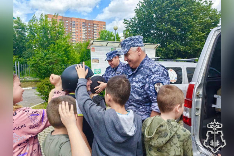 Подмосковные росгвардейцы провели очередное патриотическое мероприятие в рамках акции #КаникулыСРосгвардией (видео)