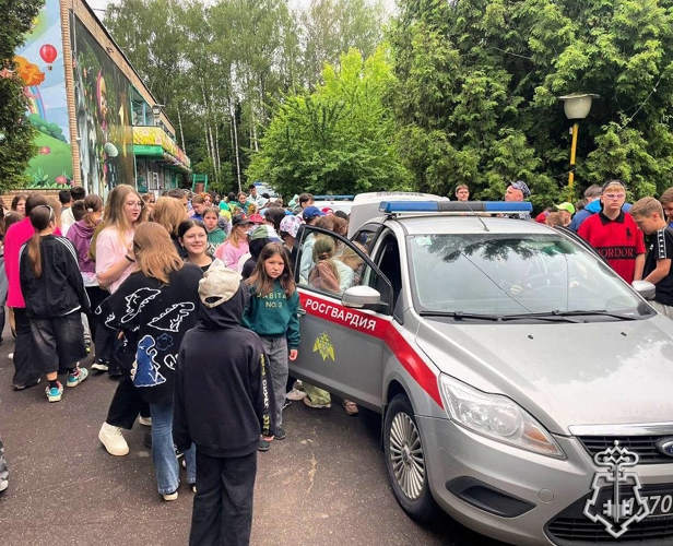 В Подмосковье сотрудники Росгвардии провели патриотическое мероприятие для подрастающего поколения