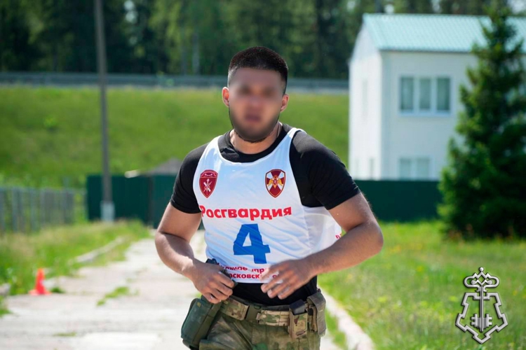 Сотрудники подмосковного главка Росгвардии приняли участие в чемпионате по служебному двоеборью