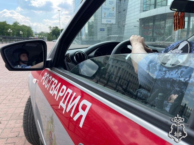 В Подмосковье росгвардейцы задержали дебошира, находящегося в розыске (Видео)