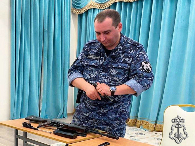 В Подмосковье сотрудники Росгвардии провели урок мужества для воспитанников детского сада 