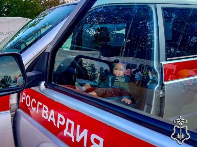 В Подмосковье росгвардейцы провели выставку для жителей региона