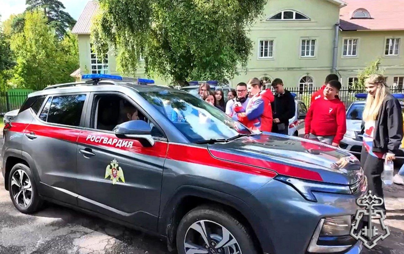Росгвардейцы провели урок мужества для подрастающего поколения в Подмосковье
