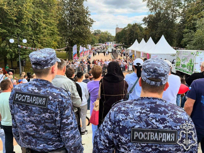 Росгвардия обеспечила охрану правопорядка на массовых мероприятиях в Подмосковье