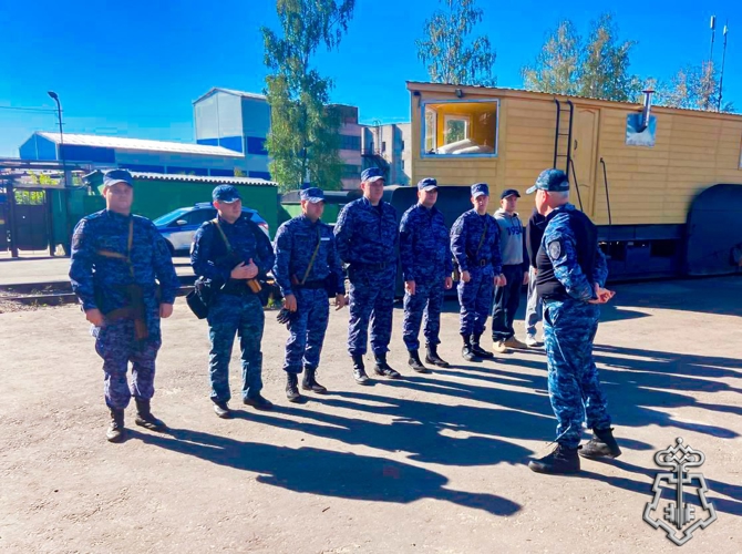 В Подмосковье росгвардейцы провели учения по организации охраны специального груза