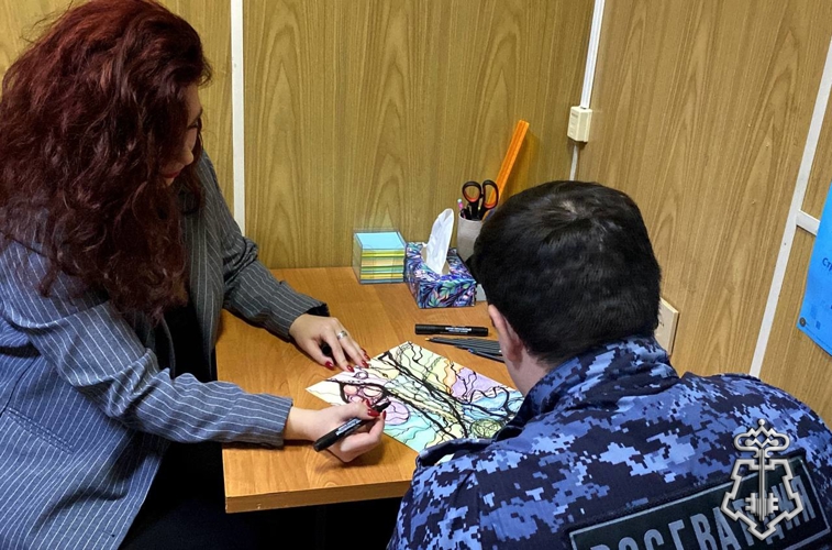В День психолога героиней рубрики "Знай наших" стала психолог Дмитровского отдела вневедомственной охраны Главного управления Росгвардии по Московской области Дарья Т.