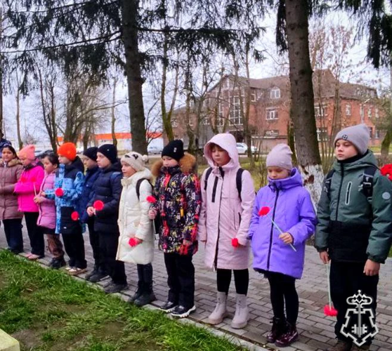 В День Неизвестного Солдата росгвардейцы провели памятное мероприятие, посвящённое подвигу безымянных героев Великой Отечественной войны в Подмосковье