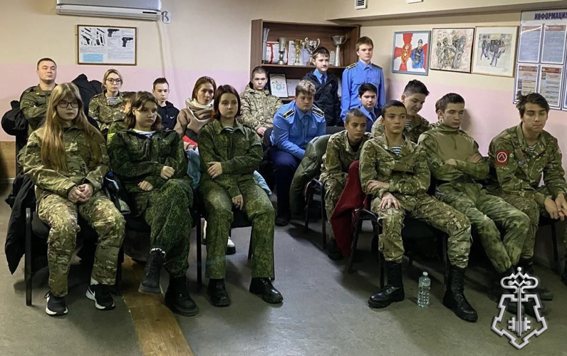 Росгвардейцы организовали День открытых дверей для школьников Подмосковья
