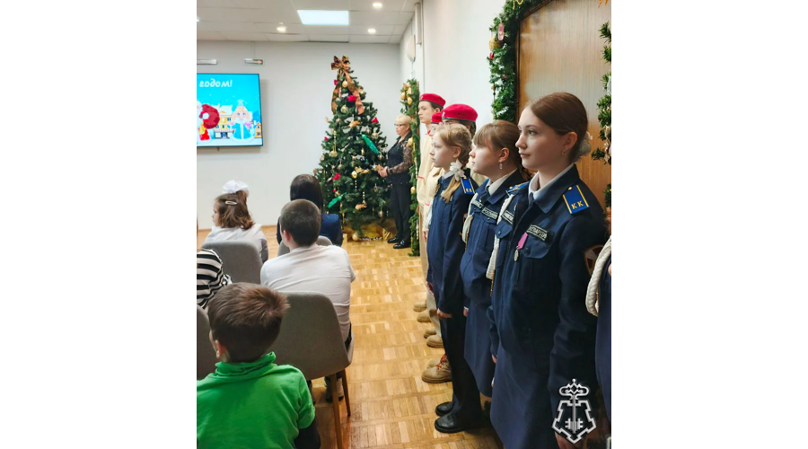 Росгвардейцы организовали новогодний праздник для детей в Подмосковье 