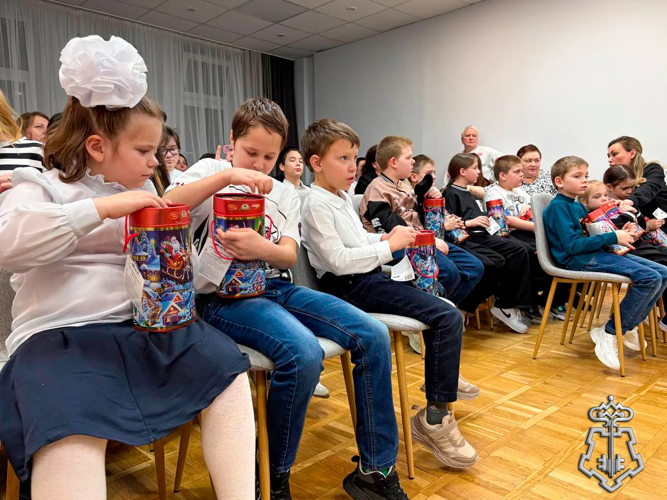 Росгвардейцы организовали новогодний праздник для детей в Подмосковье 