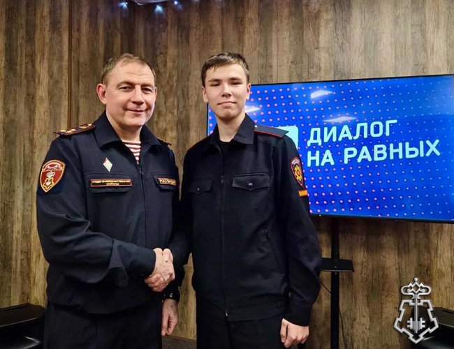 В День Конституции офицер Росгвардии провёл патриотическое мероприятие для школьников (видео)