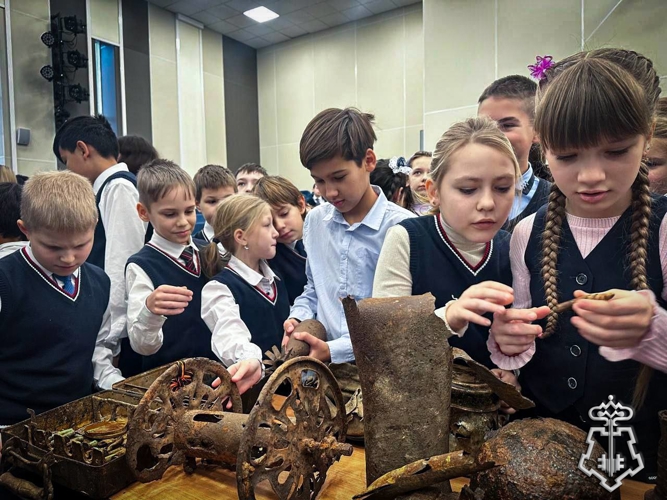 Росгвардейцы провели урок мужества, посвящённый Дню неизвестного солдата