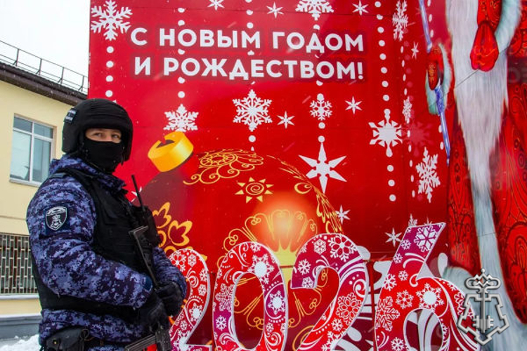 Порядка 1000 росгвардейцев совместно с представителями других силовых ведомств обеспечили общественную безопасность в период празднования Нового года в Подмосковье