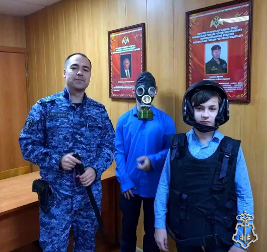 Росгвардейцы провели урок мужества для школьников в Подмосковье