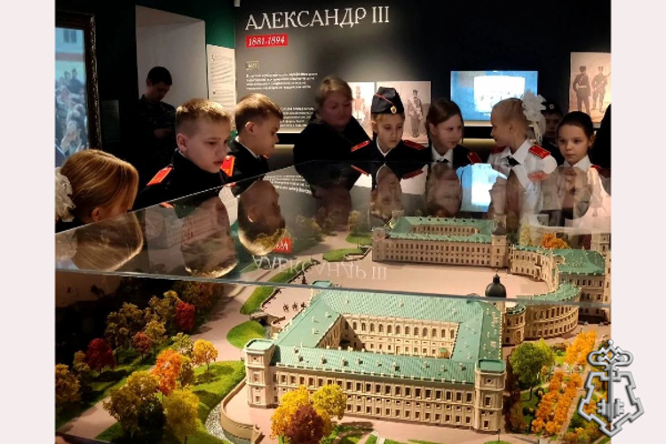 Росгвардейцы организовали экскурсию для кадет