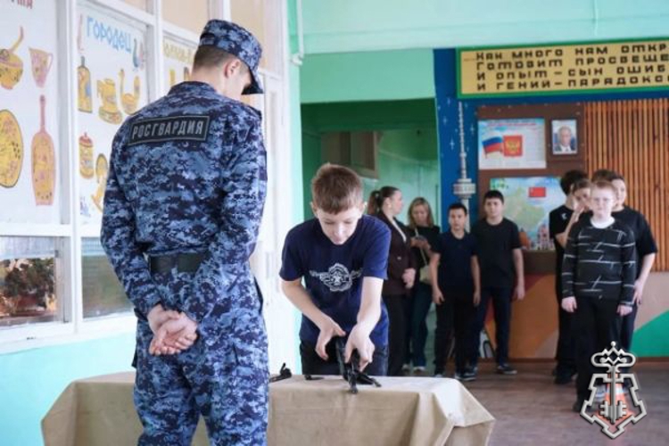 Сотрудники Росгвардии вошли в состав судейской коллегии военно-патриотической игры «Зарница 2.0» в Подмосковье