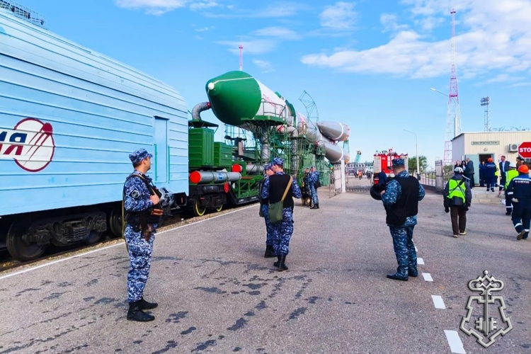 Росгвардейцы обеспечили безопасность транспортировки ракеты-носителя «Союз» на космодроме «Байконур» (видео)