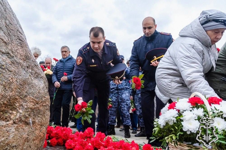 Росгвардейцы почтили память жертв Чернобыльской аварии в Подмосковье