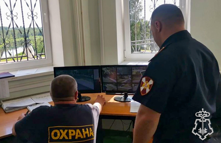 Росгвардейцы проводят комплексные проверки детских оздоровительных лагерей Подмосковья перед началом летнего сезона