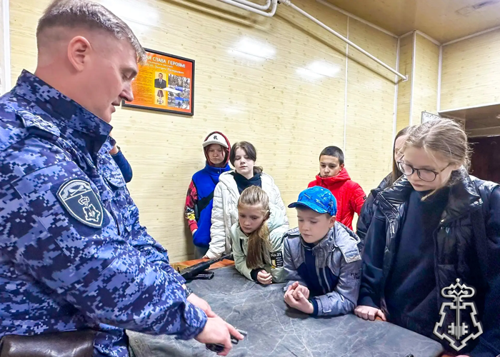 Росгвардейцы в Подмосковье провели патриотическое мероприятие в преддверии Дня Победы  