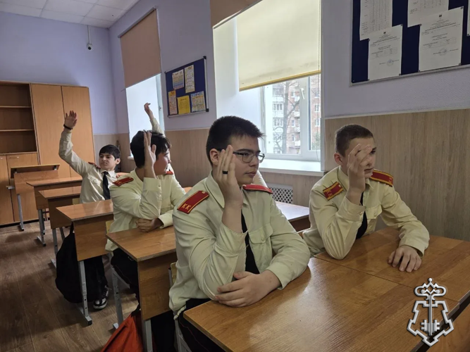 Росгвардейцы провели профориентационное мероприятие для школьников в Подмосковье
