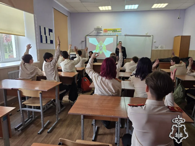 Росгвардейцы провели профориентационное мероприятие для школьников в Подмосковье
