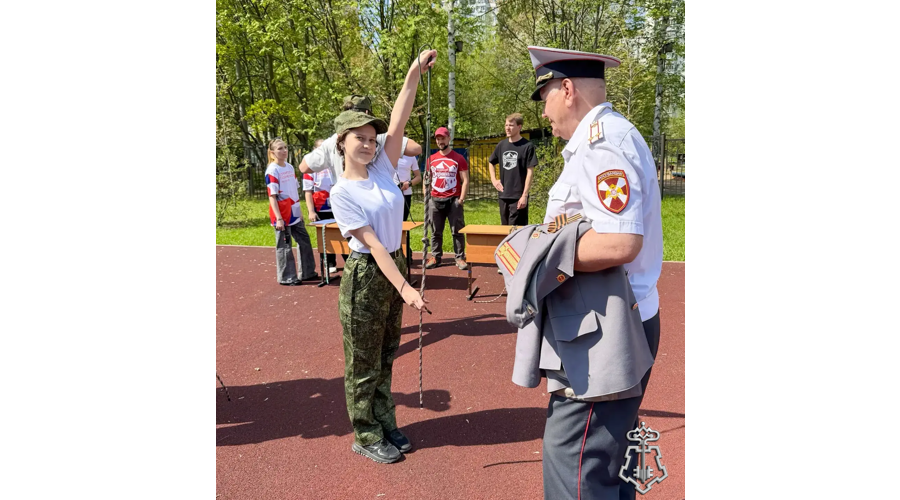 Росгвардейцы провели военно-патриотическую игру для подрастающего поколения в Подмосковье
