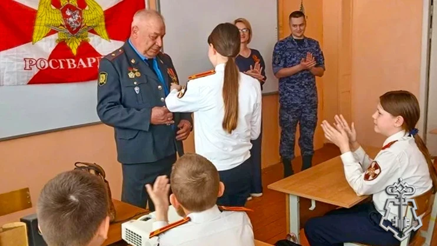 Росгвардейцы организовали для кадетов встречу с ветераном Афганской войны в Подмосковье