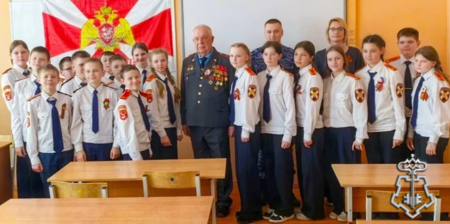 Росгвардейцы организовали для кадетов встречу с ветераном Афганской войны в Подмосковье