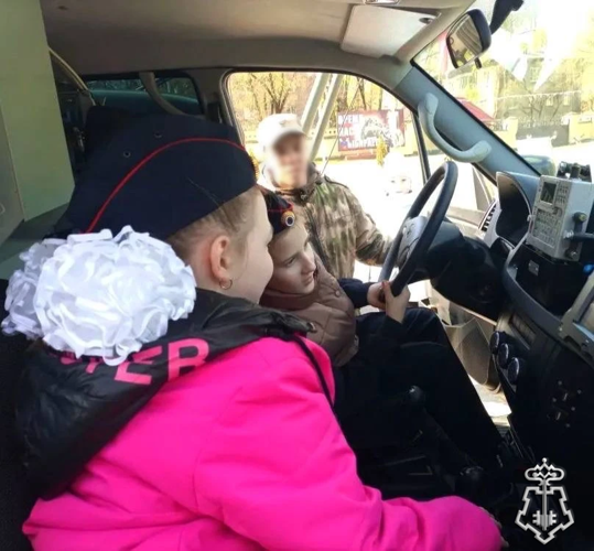 Росгвардейцы организовали экскурсию для кадет в Подмосковье