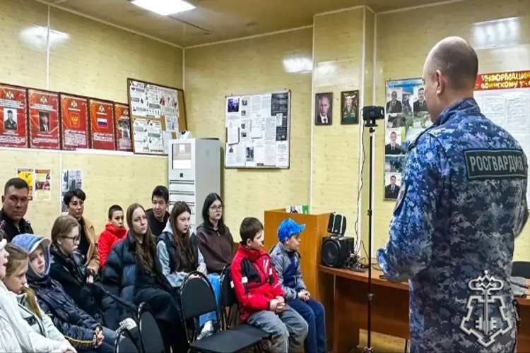 Росгвардейцы в Подмосковье провели патриотическое мероприятие в преддверии Дня Победы  