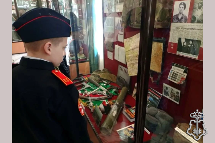 Росгвардейцы организовали экскурсию для кадет в Подмосковье