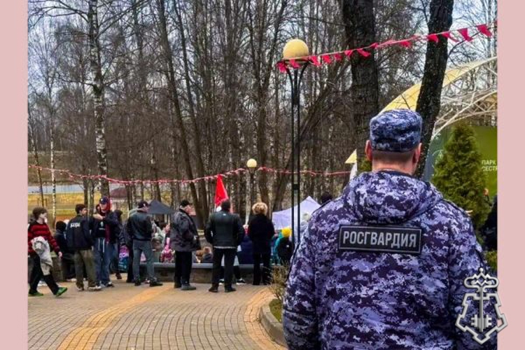 Росгвардейцы обеспечили правопорядок и безопасность в День Весны и Труда в Подмосковье
