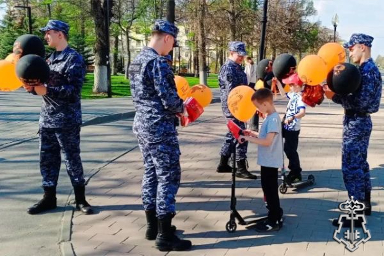 Сотрудники подмосковного главка Росгвардии присоединились к акции «Георгиевская ленточка»