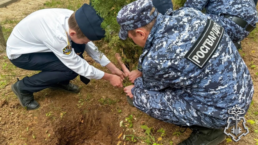 Росгвардейцы приняли участие в акции «Сад памяти» в Подмосковье