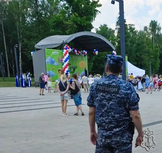 Росгвардейцы обеспечили безопасность праздничных мероприятий в честь Дня России в Подмосковье