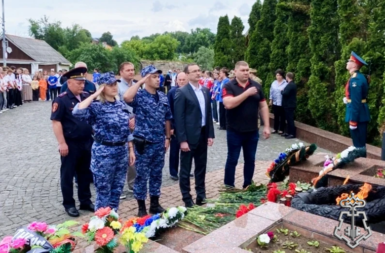 Сотрудники подмосковного главка Росгвардии приняли участие в митингах, посвященных Дню памяти и скорби