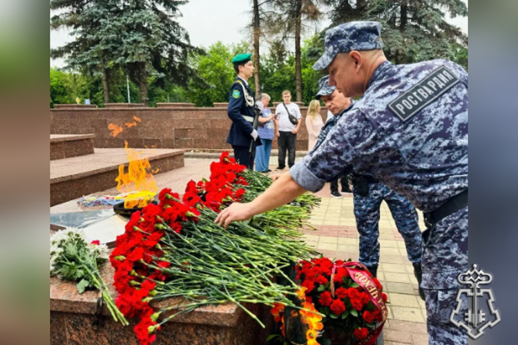 Сотрудники подмосковного главка Росгвардии приняли участие в митингах, посвященных Дню памяти и скорби