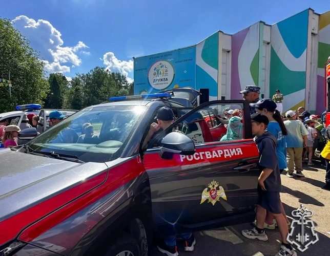 Росгвардейцы провели «Урок безопасности» для детей в Подмосковье