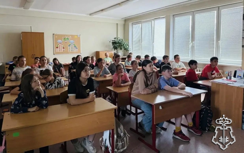 Росгвардейцы посетили летний лагерь в Подмосковье