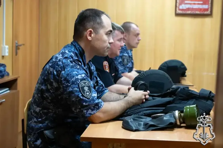 Росгвардейцы открыли свои двери для школьников в Подмосковье 