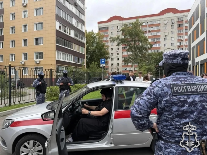 Росгвардейцы в Подмосковье провели уроки безопасности в День солидарности в борьбе с терроризмом