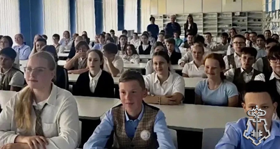 Росгвардейцы провели для школьников профилактическую встречу в Подмосковье
