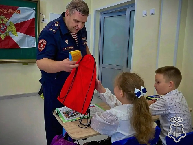 Росгвардейцы провели урок безопасности для школьников в Подмосковье