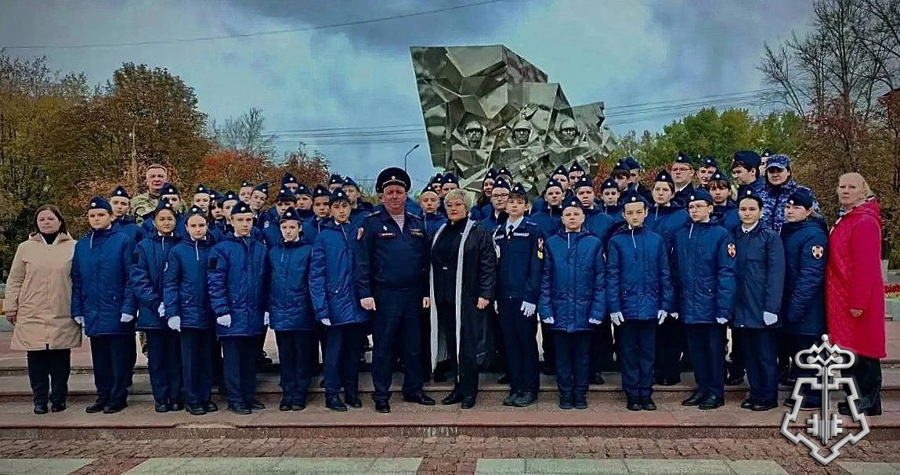 Росгвардейцы почтили память Подольских курсантов в Подмосковье